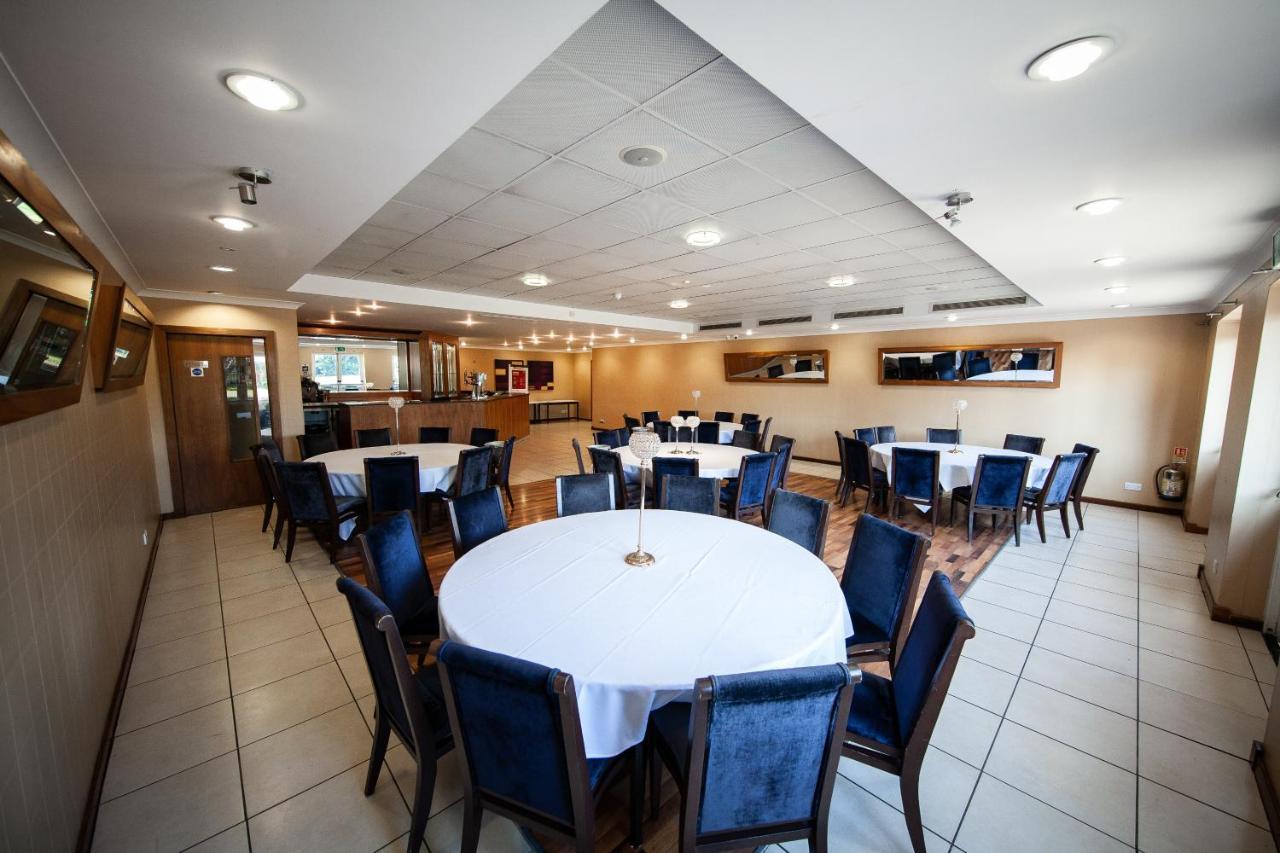 Berwick Manor Hotel Rainham  Esterno foto