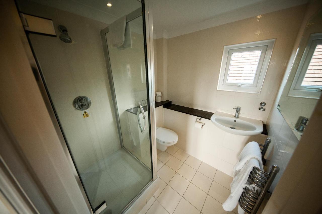 Berwick Manor Hotel Rainham  Esterno foto