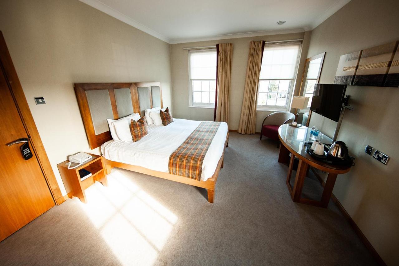 Berwick Manor Hotel Rainham  Esterno foto