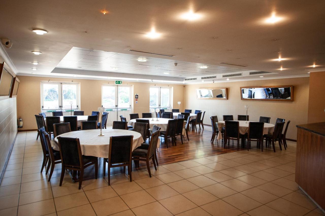 Berwick Manor Hotel Rainham  Esterno foto